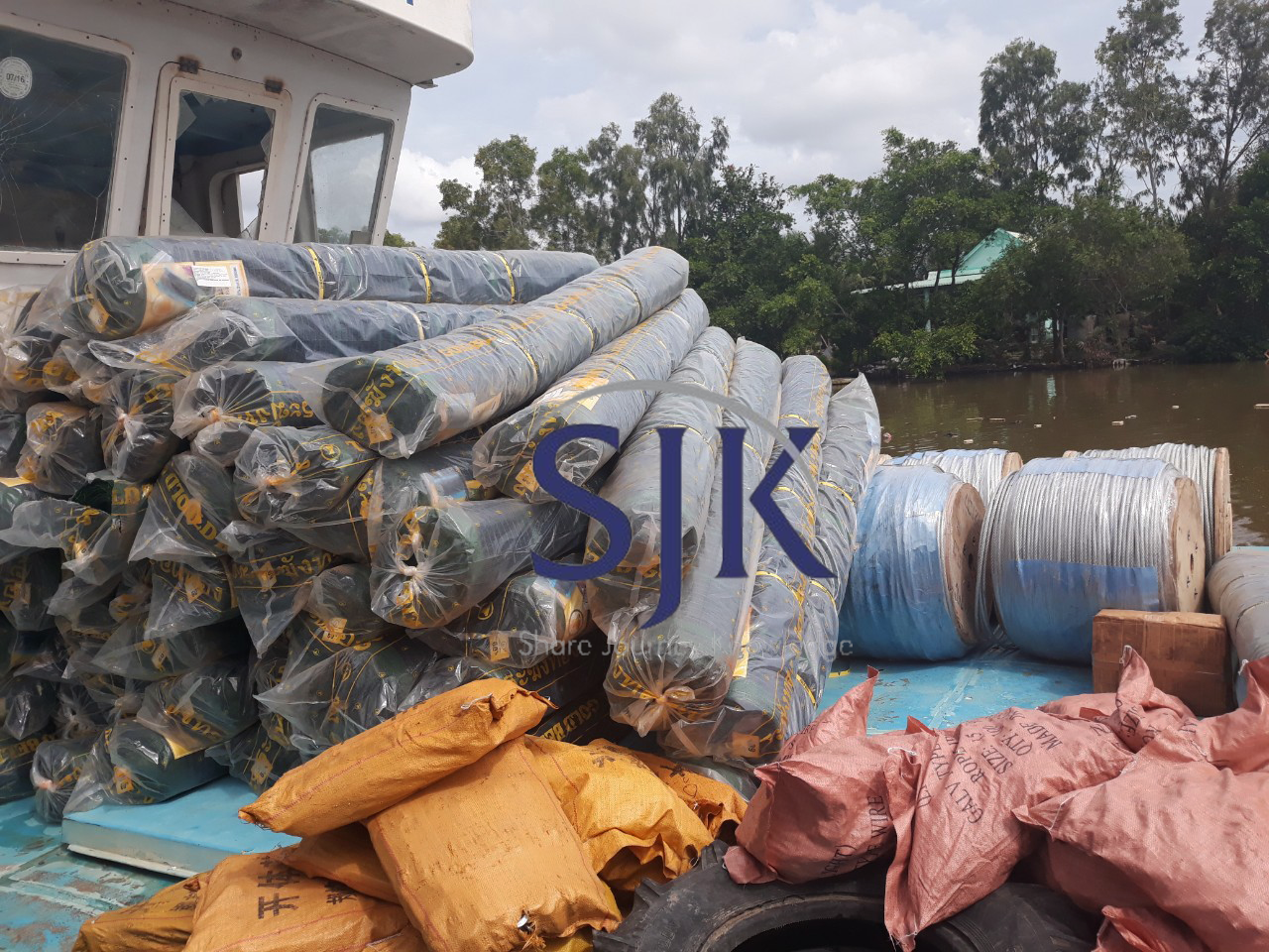 LƯỚI CHE NẮNG CHO AO TÔM NỔI – GIẢI PHÁP CHỐNG NẮNG TỐI ƯU